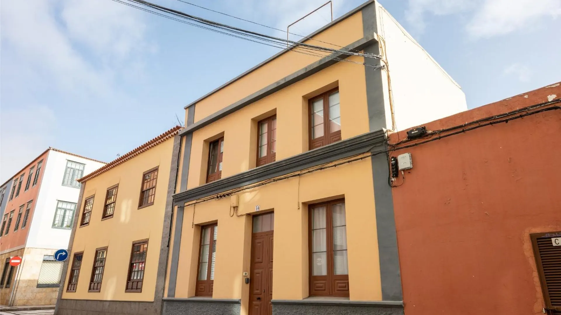 Casa Del Siglo XX Reformada En La Laguna La Laguna  Holiday home La Laguna (Tenerife)